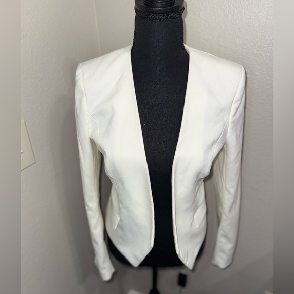 H&M Jackets & Blazers - H&M Elegant Cream Women's Blazer- Size 6‎